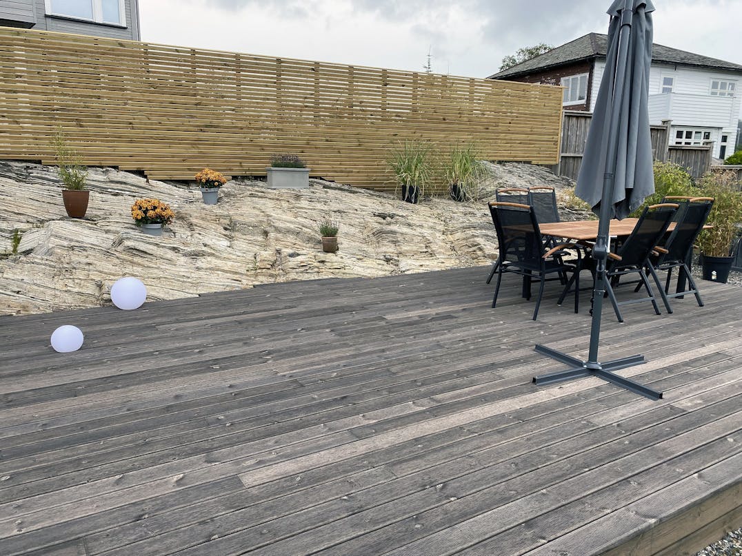 Kæmpe uderum med middelhavsstemning Kæmpe uderum med middelhavsstemning